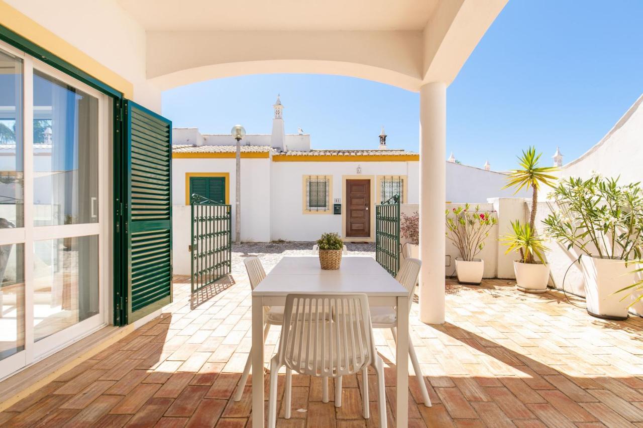 Cozy And Sunny Villa Just Some Steps From The Sea Praia Da Luz Exterior photo